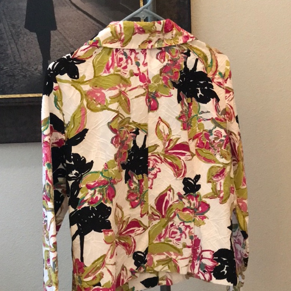 BROOKE COLEMAN SIZE LARGE FLOWER BLAZER  EUC - Picture 7 of 13